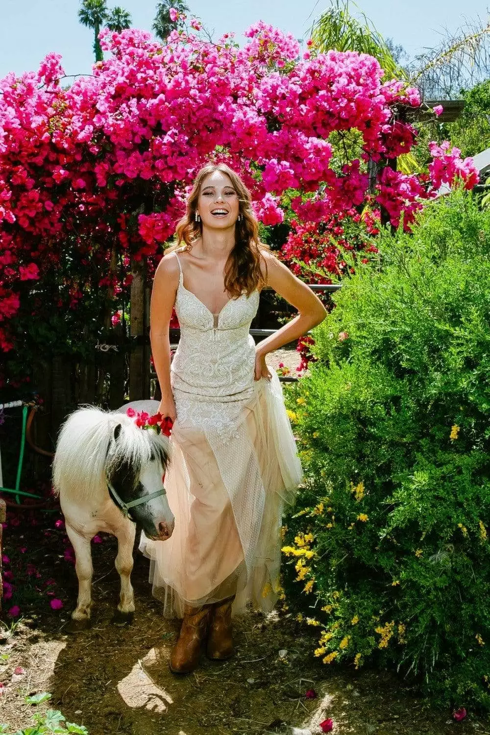 Nox Anabel - W903 Lace Embroidered Deep V-neck Trumpet Gown 6 Nox Anabel - W903 Lace Embroidered Deep V-neck Trumpet Gown - Image 4